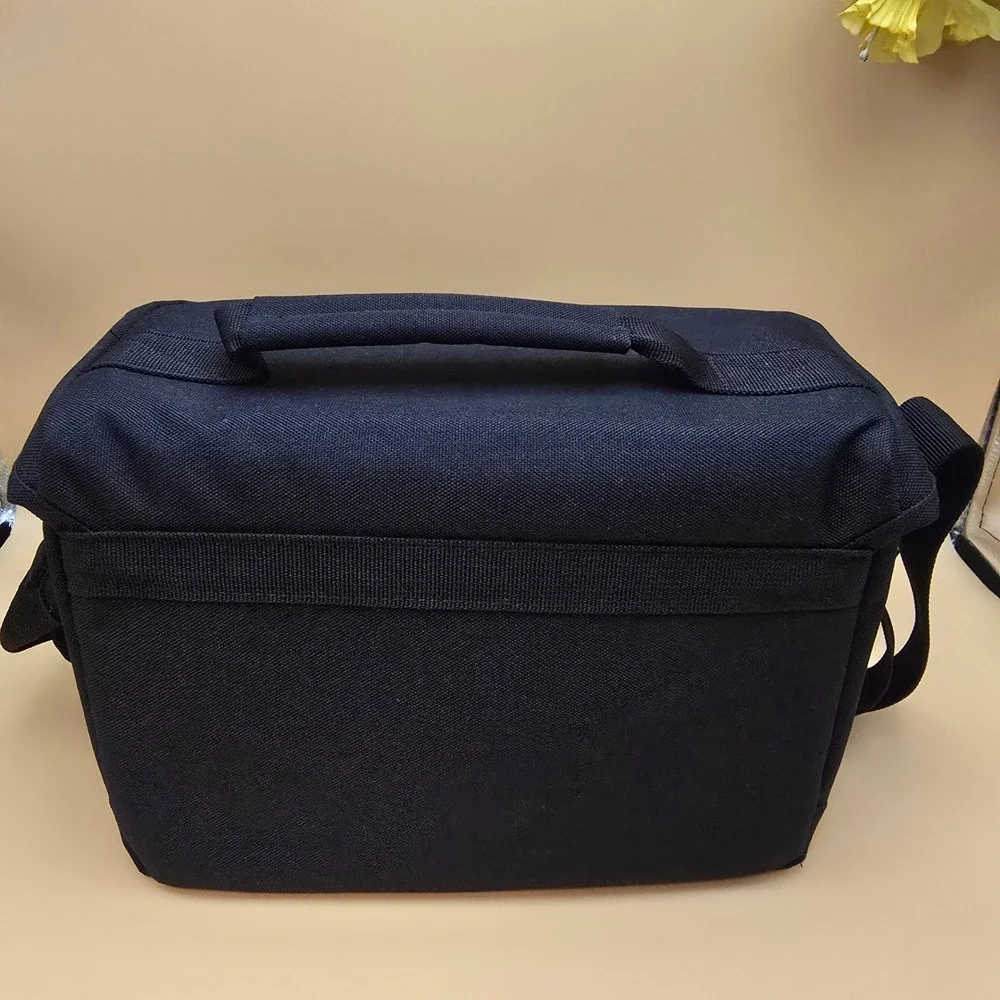 Canon camera shoulder